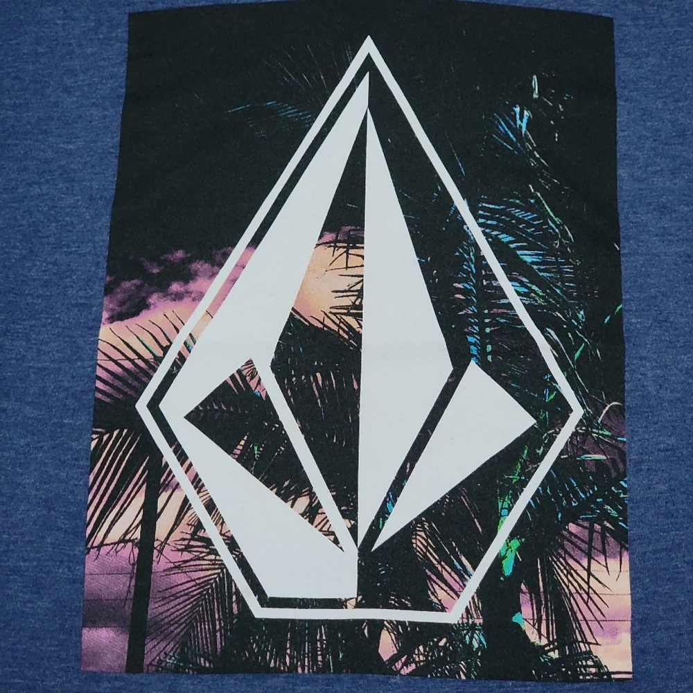 Volcom Blue Graphic Tee With Logo Youth Boys Small NWOT - Picture 2 of 3